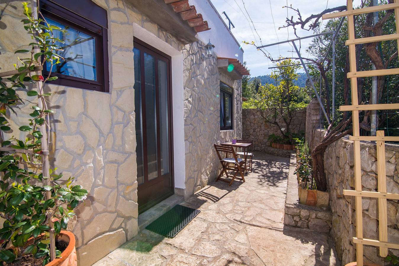 Ganze Wohnung, 1-Zimmer-Ferienwohnung mit Terrasse Veli Losinj, Losinj A-21192-a in Veli Losinj, Lošinj (Kvarner Bucht)