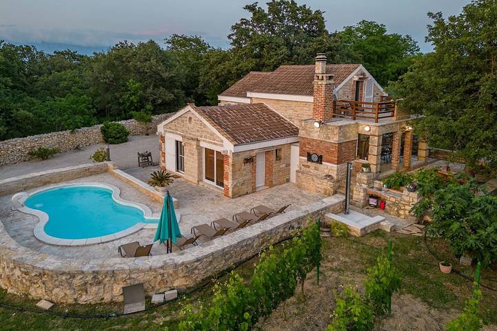Ferienhaus für 6 Personen, mit Balkon und Garten