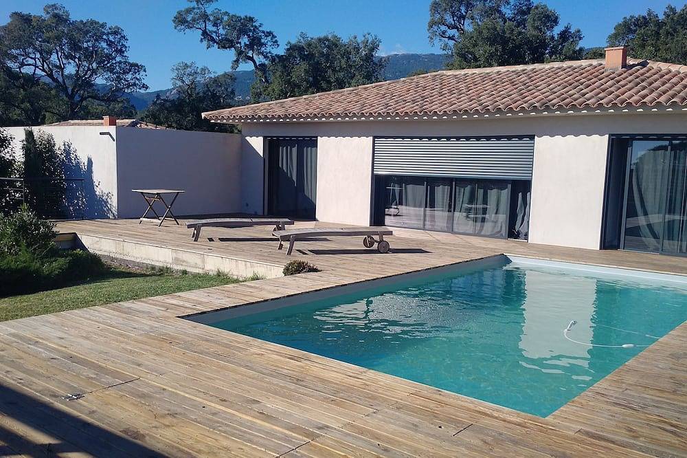 Villa moderna con piscina riscaldata. in Porto Vecchio, Parco naturale regionale della Corsica