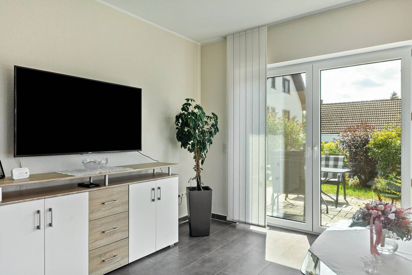 Ganze Wohnung, Ferienwohnung 'Ferienwohnung Lahnurlaub' mit gemeinsamer Terrasse, Gemeinschaftsgarten und Wlan in Hüttenberg, Lahn-Dill-Kreis