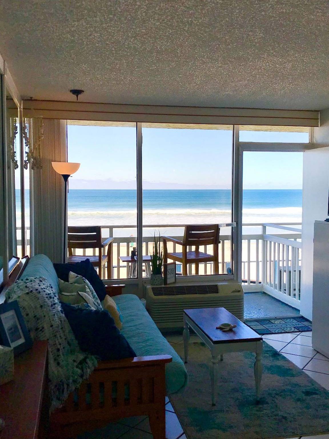 Ganze Wohnung, Beach Daze - Ocean front at Symphony Beach Club in Ormond Beach, Florida