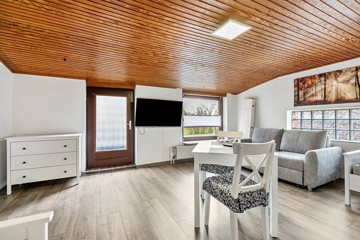 Ganze Wohnung, Apartment „Praktisches Mechanikerzimmer 3 mit Gemeinschaftsgarten und WLAN in Weddingstedt, Heide und Umgebung