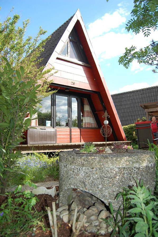 Ferienwohnung für 6 Personen, mit Balkon und Terrasse sowie Garten und Seeblick