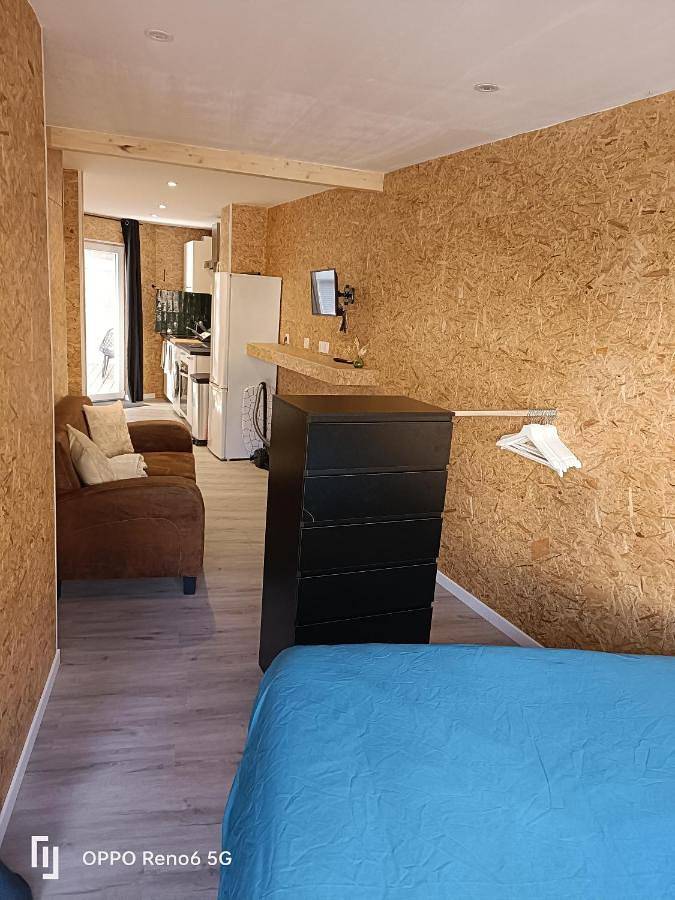 Gîte pour 2 personnes, avec terrasse à Aubin