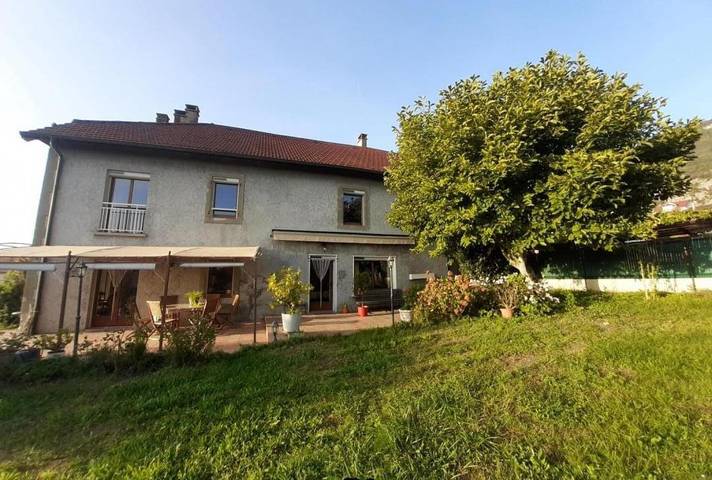 Gîte pour 8 personnes, avec Terrasse et Jardin à Chindrieux