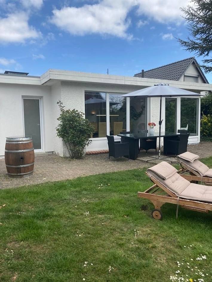 Ferienhaus für 7 Personen, mit Garten und Pool sowie Terrasse in Grömitz