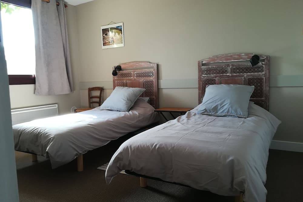 Entire apartment, 😷👍Rdc Maison Roches Rousses.3Pers. Private land and terrace. Nice view. in Lans-en-Vercors, Parc naturel régional du Vercors