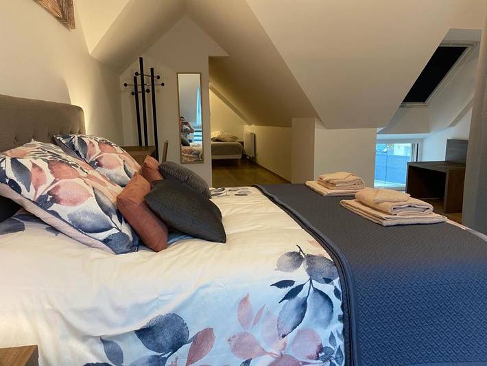 Location de vacances pour 2 personnes, avec terrasse ainsi que jardin et vue à Corseul - 3