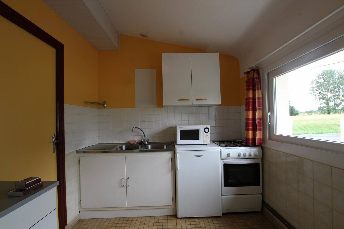 Gîte de charme avec TV et jardin in Argouges, Région d'Avranches