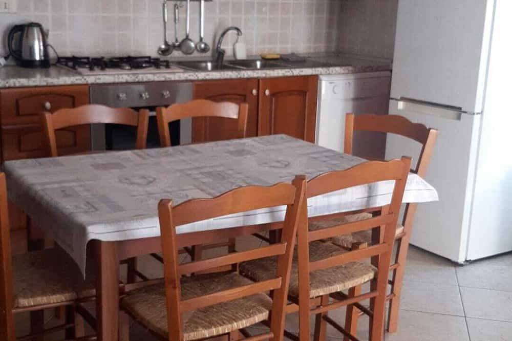 Entire apartment, Sea View Ladispoli: 50m from the sea, in the center, close to all services! in Ladispoli, Rome Province