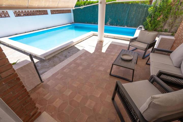 Casa rural para 15 personas, con piscina además de vistas y jardín, Se admiten mascotas en Isla Cristina