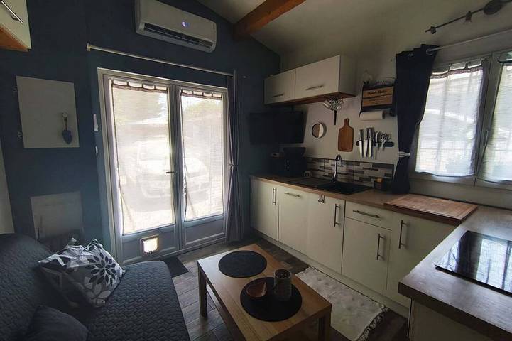Ganze Wohnung, Furnished Studio in Les Pennes-Mirabeau, Mittelmeerküste (Frankreich)