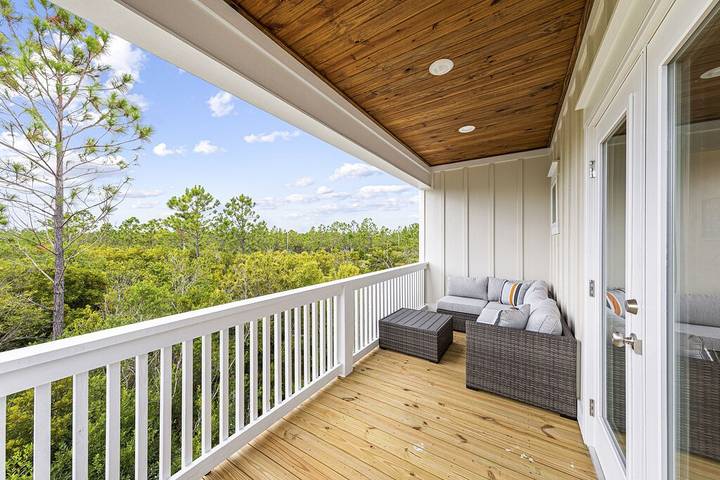 Vacation house for 10 people, with pool and balcony, with pets by Orange Beach