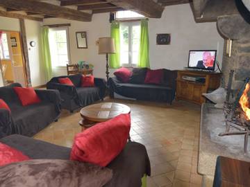 Gîte pour 8 personnes, avec terrasse et jardin, adapté aux familles à Isigny-le-Buat