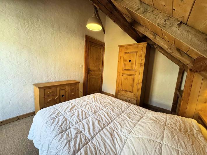 Gîte pour 7 personnes, avec terrasse dans Office De Tourisme De Vars - 2