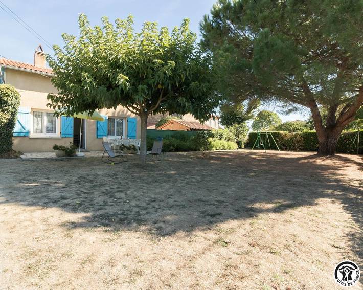 Gîte pour 6 personnes, avec Terrasse et Jardin à Lherm