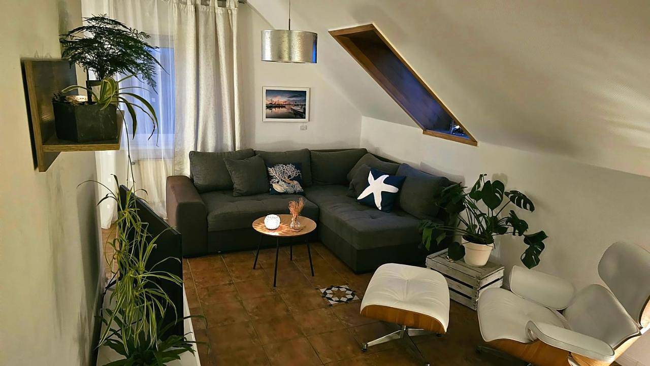 Ganze Wohnung, Fehmarn Studio Apartment mit Meerblick und Garten in Strukkamp, Fehmarn