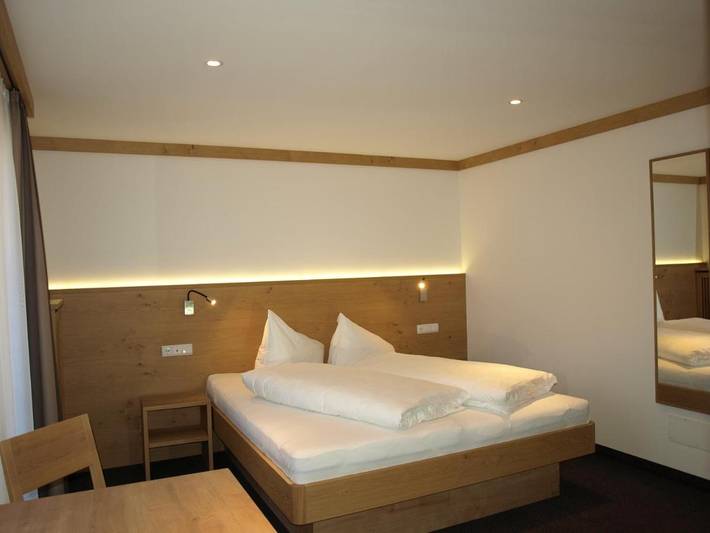 Chambre d’hôte pour 2 personnes, avec terrasse ainsi que jardin et vue à Wolkenstein - 4