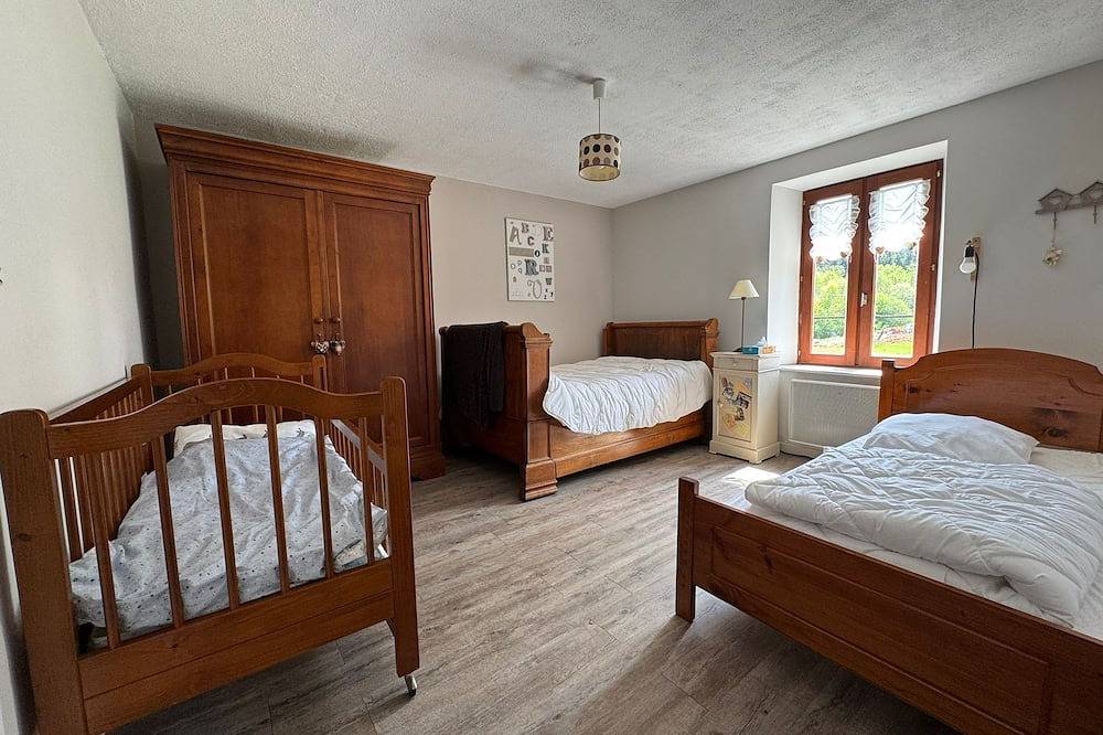 Charming traditional farmhouse, relaxation and nature in Taintrux, Sankt Didel