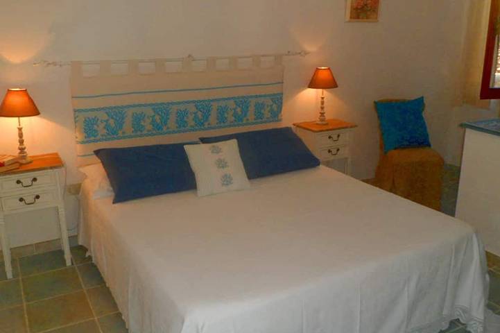 Casa Niperu in campagna a pochi metri dalle spiaggie di Cala Ginepro in Cala Ginepro, Orosei