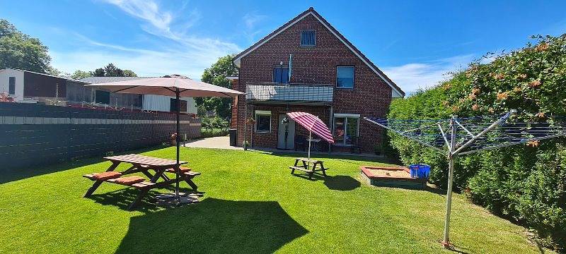 "Haus Küstenheide" - 3-Raum-Ferienwohnung 2 über 2 Etagen mit Balkon und Garten in Berensch, Cuxhaven