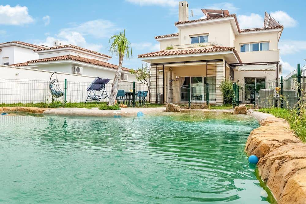 Beautiful home in Bollullos de la Mitaci in Bollullos de la Mitación, Sevilha Província