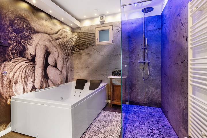 Ferienwohnung für 3 Personen, mit Sauna und Whirlpool sowie Garten in Garda