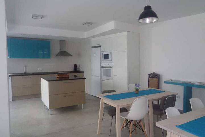 Gîte pour 10 personnes, avec balcon et piscine - 1