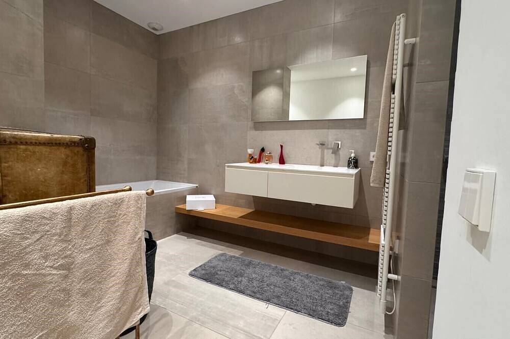 Entire apartment, Appart heights of Ollioules in magnificent house, exceptional sea view in Ollioules, Toulon region