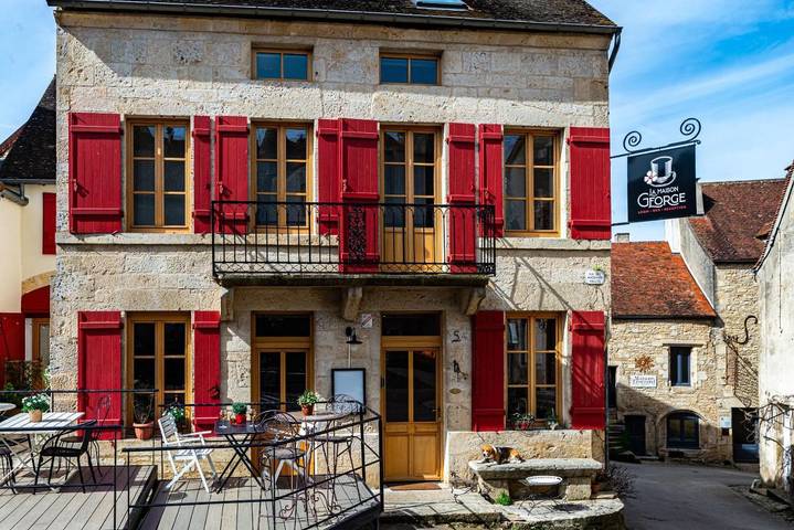 Gîte pour 2 personnes, avec terrasse et vue, animaux acceptés à Flavigny-sur-Ozerain