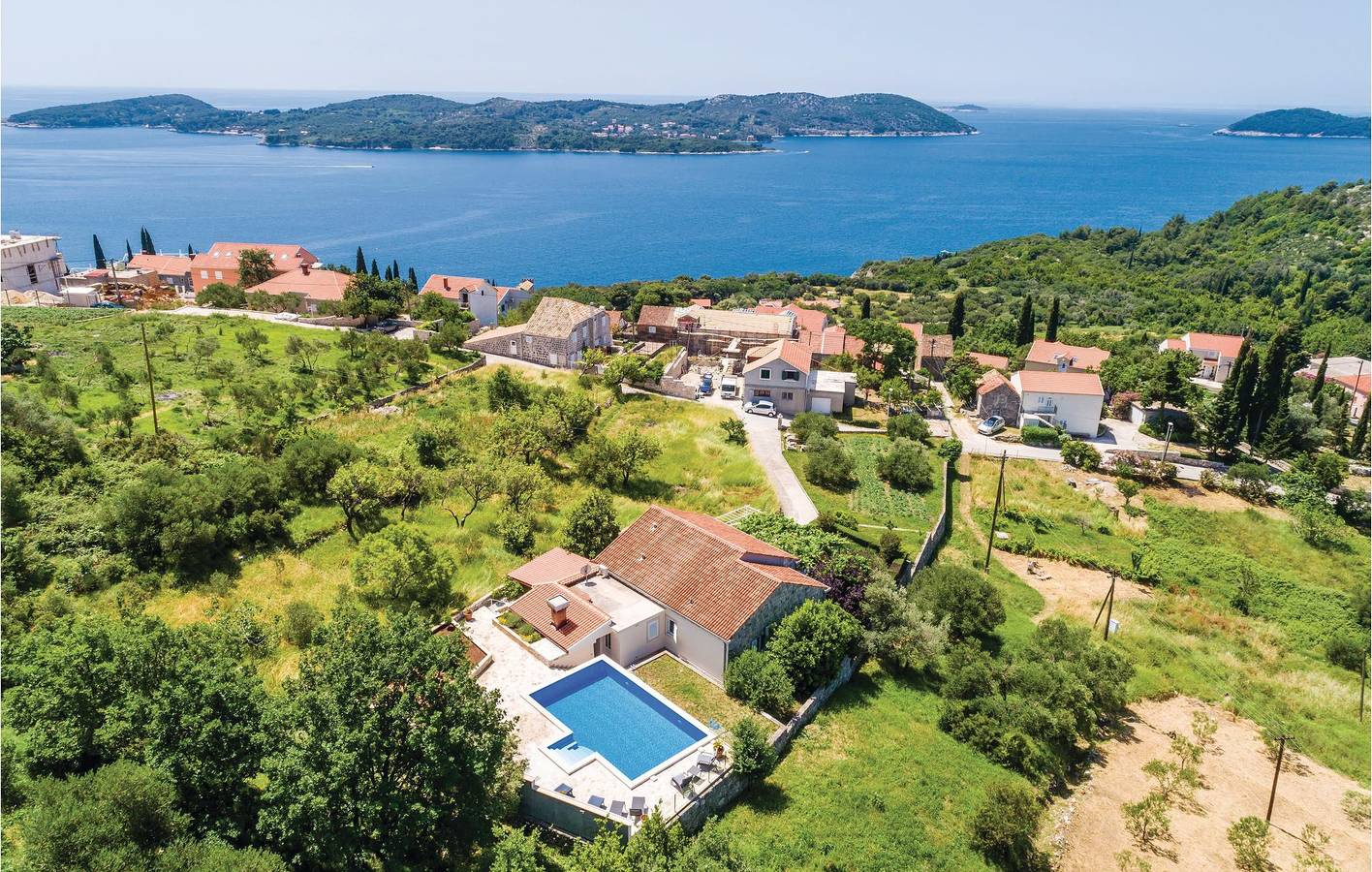 Apartment mit Meerblick, Pool, Terrasse und Parkplatz – 600 m vom Strand entfernt in Orasac, Grad Dubrovnik