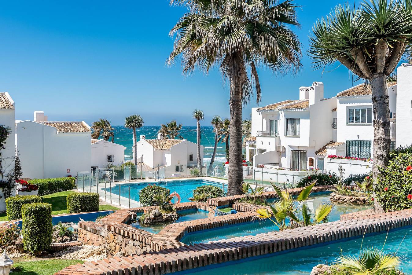 Holiday Home Rocas del Mar with Sea View, Pool, Garden & Wi-Fi in La Cala de Mijas, Mijas