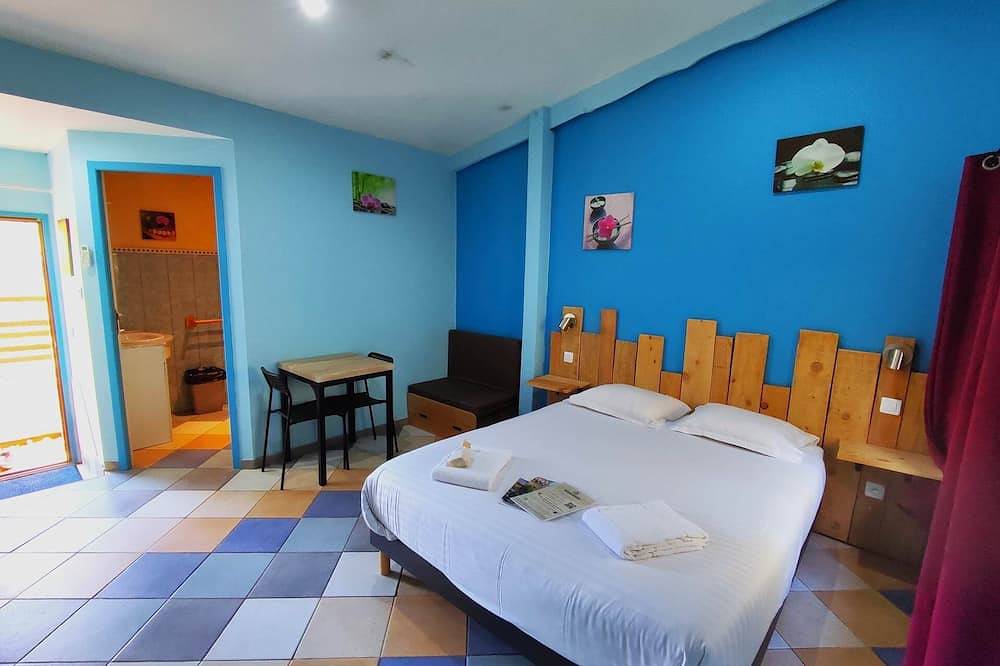 Ganze Wohnung, Doppelzimmer 5 Minuten von Sarlat entfernt in ruhiger Lage - Mit Pool in Vitrac, Périgord Noir