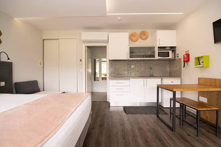 Studio Lower-level w/ kitchenett and patio in Santana, Madeira