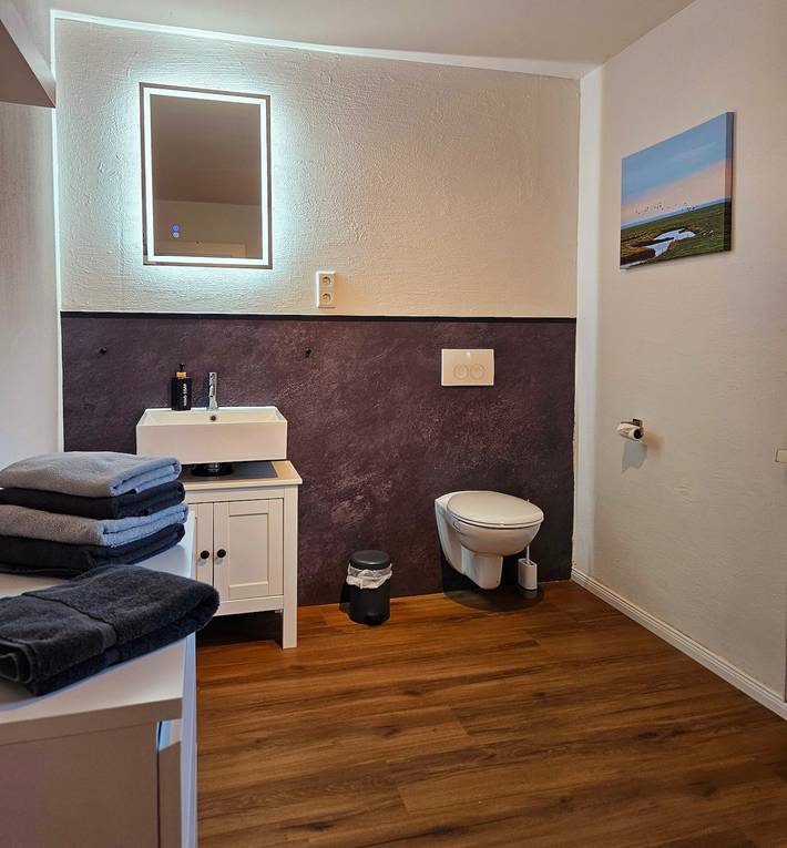 Appartement entier, Appartement « Hus Matje - Uttiet » avec vue mer, terrasse privée et Wi-Fi in Langeneß, Halligen