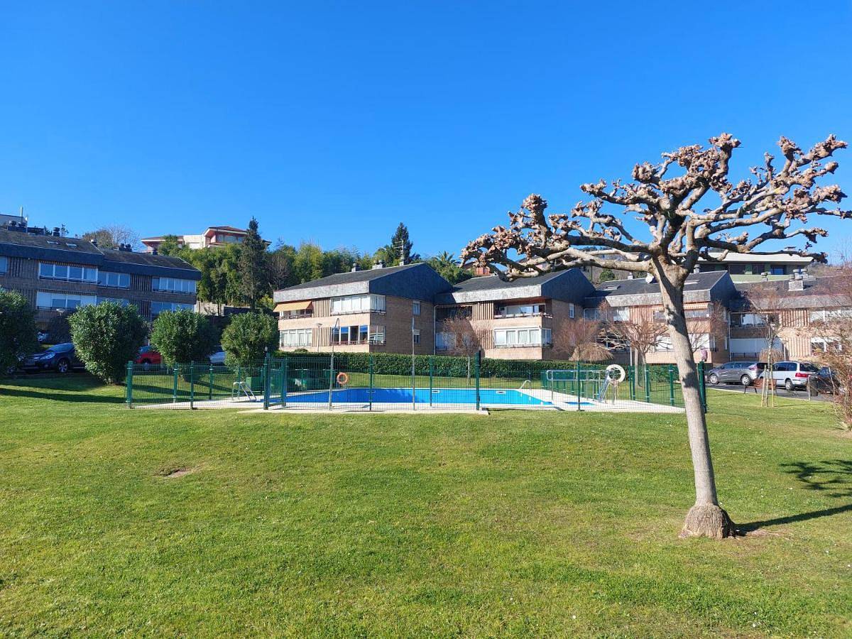 Appartement entier, Hondarribia con piscina, parking y terraza in Hondarribia, Côte Basque (Espagne)
