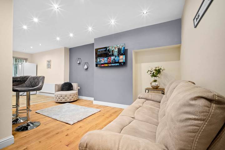 Holiday home for 8 people, child-friendly in Birmingham