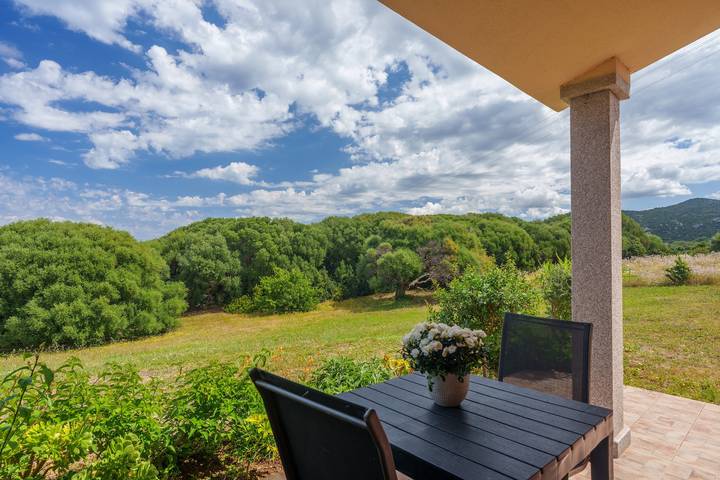 Appartamento intero, Appartamento 'Stella Marina Piscina E Vista Mare' con vista mare, Wi-Fi e aria condizionata in Aglientu, Gallura