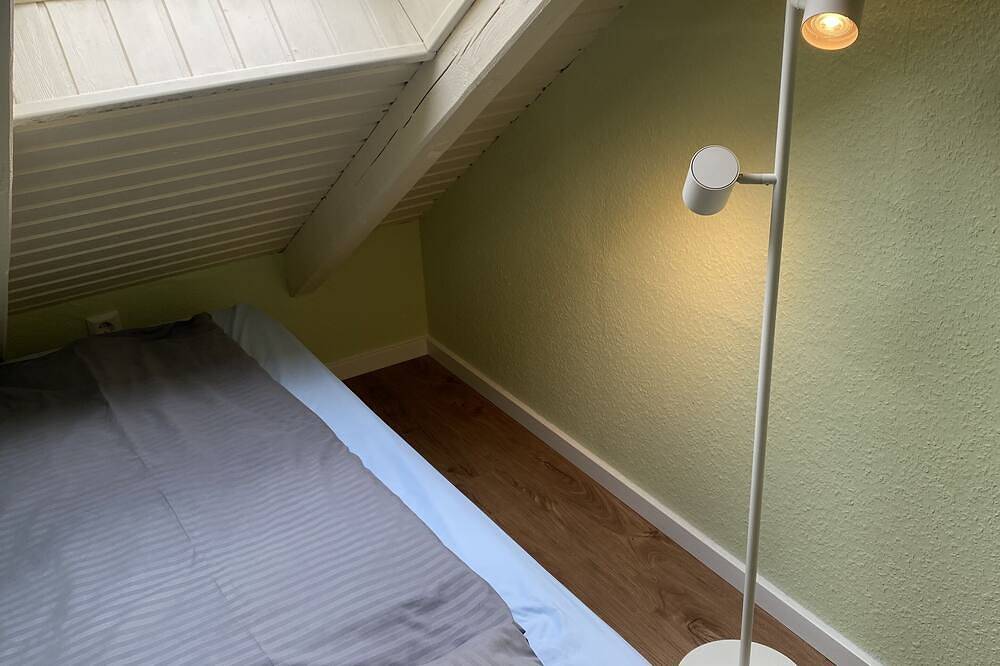 Entire apartment, Burhave * great time out for the whole family up to 7 p * dogs * pool * sauna in Burhave, Butjadingen
