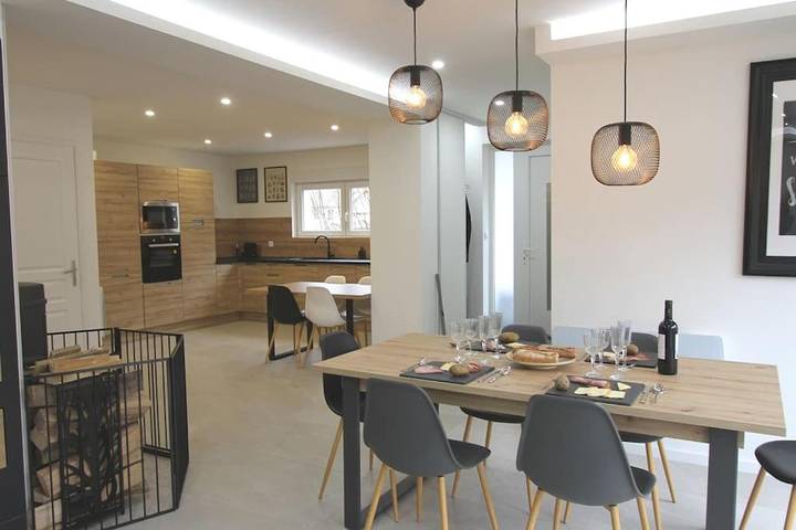 Maison de vacances pour 13 personnes, avec jardin ainsi que jacuzzi et terrasse