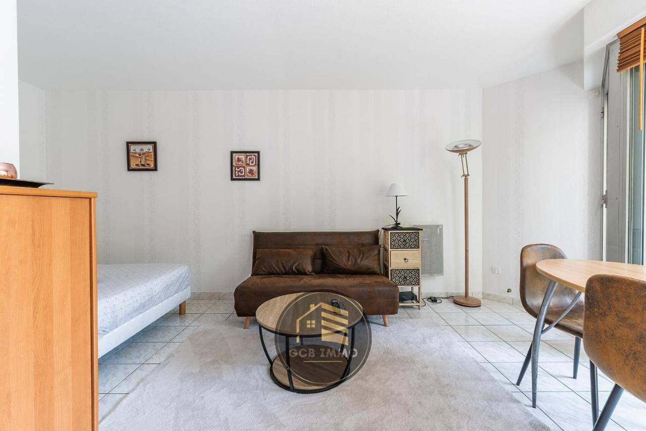 Appartement entier, Studio with Balcony in Meylan, Isère