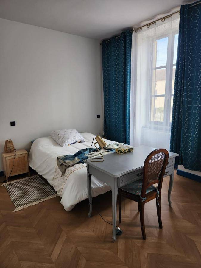 Cottage pour 2 personnes, avec vue et jardin à Charolles