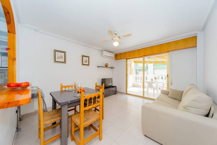 Ferieleilighet for 4 personer, med balkong i Torrevieja