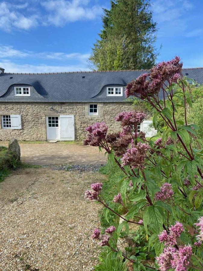 Three-Bedroom House in Brennilis, Région de Châteaulin
