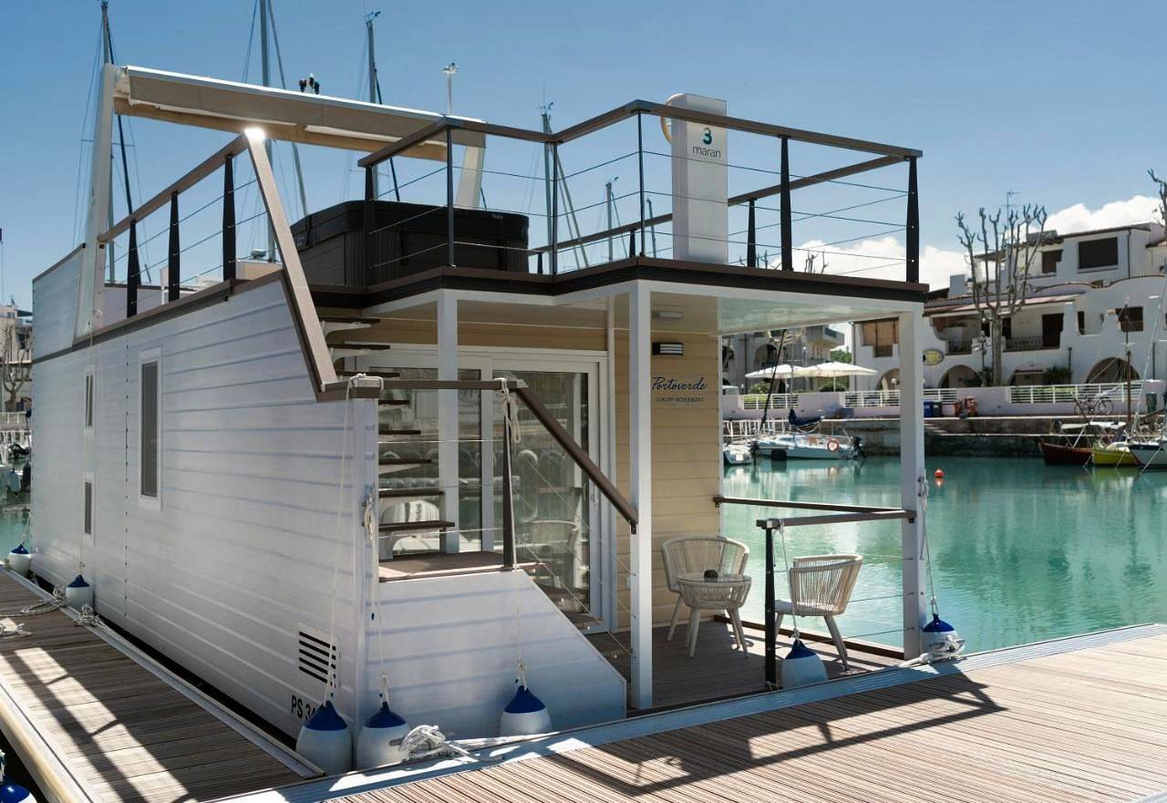 Houseboat in Portoverde Beach, Misano Adriatico