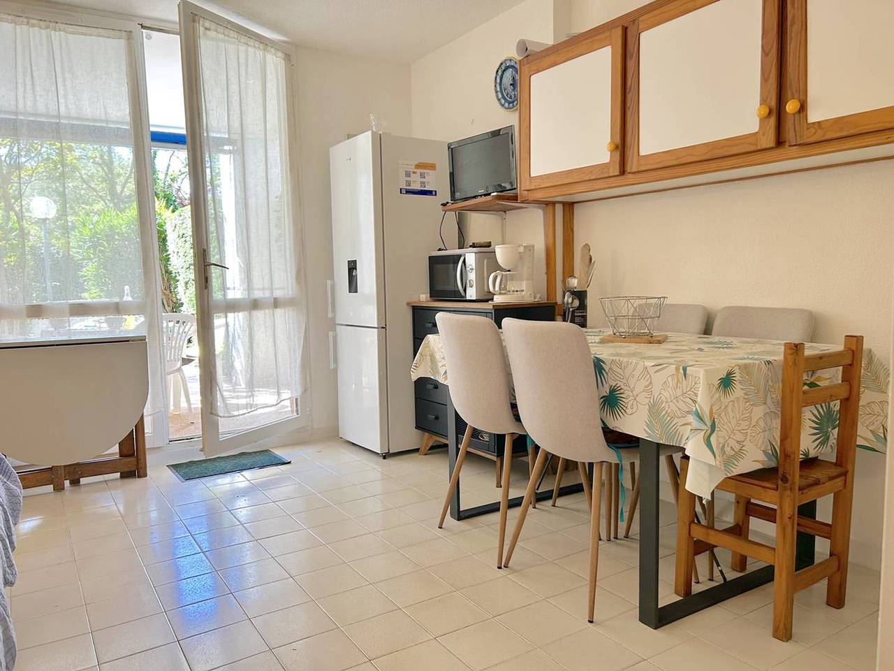 Appartement entier, Studio cosy avec terrasse à 100m de la plage - 4 couchages, parking, animaux acceptés in Cavalière, Le Lavandou
