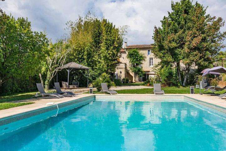 Maison d’hôte pour 4 personnes, avec Terrasse ainsi que Jardin et Piscine à Pouzols