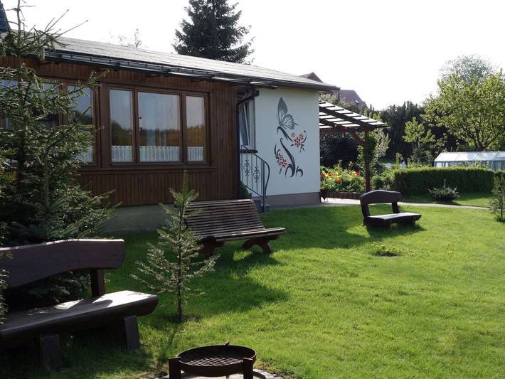 Ferienhaus für 4 Personen, mit Terrasse und Garten sowie Ausblick und Seeblick im Ostharz