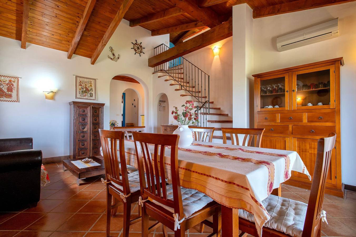Villa 'Sofia' with Mountain View, Wi-Fi and Air Conditioning in Stagno di Casaraccio, Punta De Su Turrione