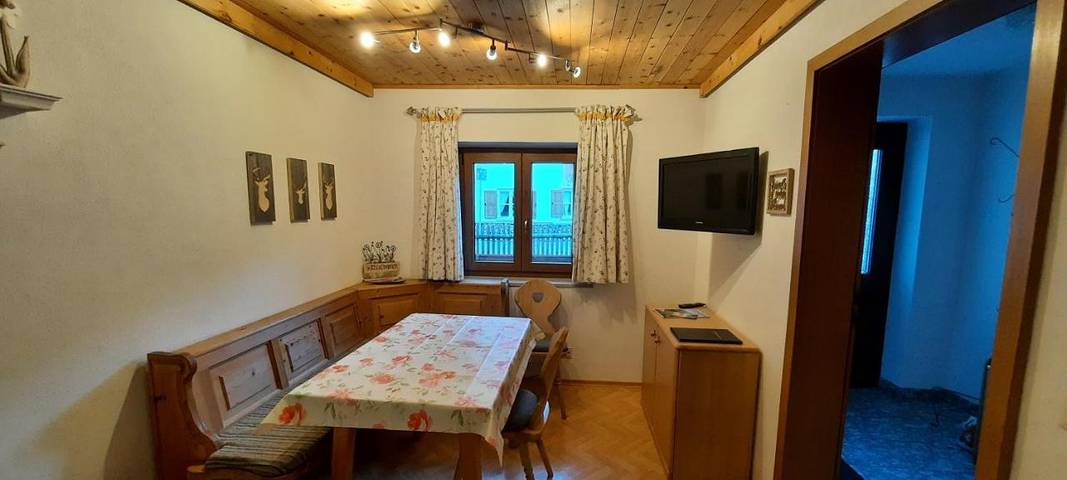 Ferienwohnung für 5 Personen, mit Garten und Ausblick in Geigenbaumuseum Mittenwald - 4